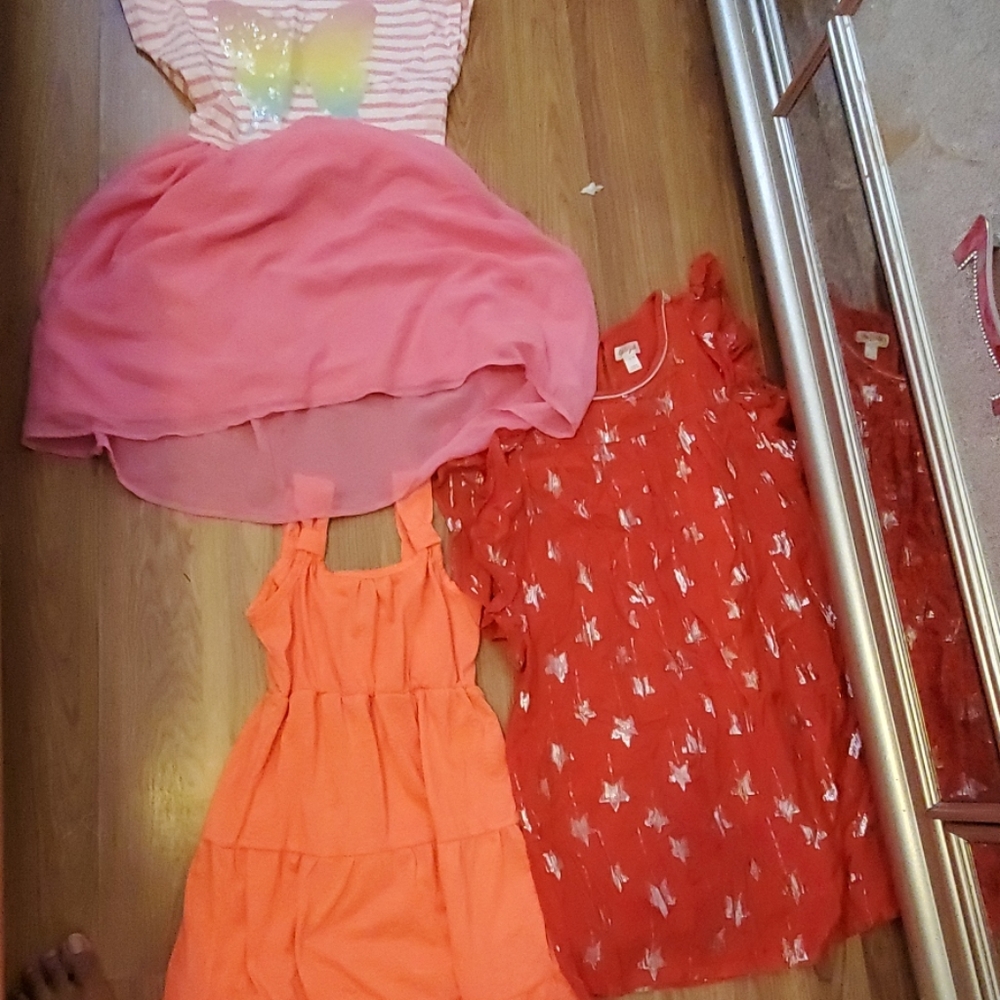 dresses - Picture 2 of 8